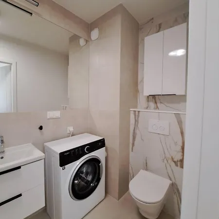 Brand-new 1bd In Prime Location Of فروتسواف